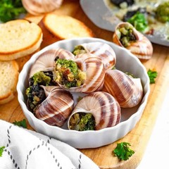 Burgundy Escargots – 6 Dozen per Can – Product of France – Gourmet Snails