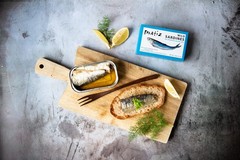 Sardines in Olive Oil, 4.2 Ounce Can (Pack of 5) Spanish Gourmet Wild Caught …
