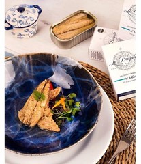La Brújula Premium Spanish Seafood Sampler – 4 Pack – Includes Sardines, Yell…