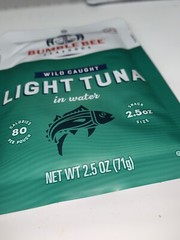 [12 Pouches x 2.5 oz] BUMBLE BEE Wild Caught Light Tuna in Water 16g protein MRE