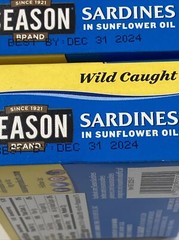2 SEASON BRAND WILD CAUGHT IN THE ATLANTIC SARDINES IN SUNFLOWER OIL 4.375 OZ