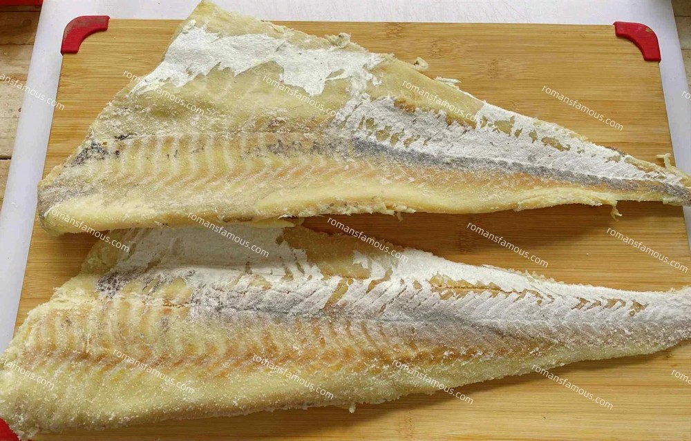 Salt Cod, Bacalao or Baccalà: Dried and salted codfish Jumbo Meaty boneless 1 LB