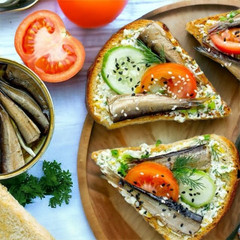Riga Gold Smoked Brisling Sardines in Olive Oil 4.23 Clear Top Ounces (120G) (Pa