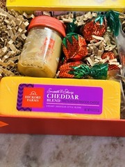 Hickory Farms Sausage & Cheese Collection Deluxe Gift Set (1.4 lbs)