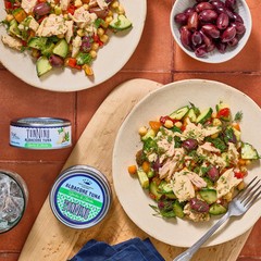 Albacore Tuna in Water, Premium Chunks with Garlic & Herbs, High-Protein, 140…