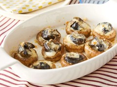 Burgundy Escargots – 6 Dozen per Can – Product of France – Gourmet Snails
