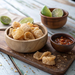 Bacon Curls Microwave Pork Rinds (Chicharrones), Hot & Spicy, 1.75 Ounce (Pack o