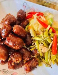 Asian Beef Sausage/ A pack of 6 oz x 10 packs/ សាច់ក្រកគោ/ ខ្វាគោ/ Made in USA