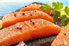 Premium Fresh Atlantic Salmon Fillets – Skinless, Individually Vacuum Packed